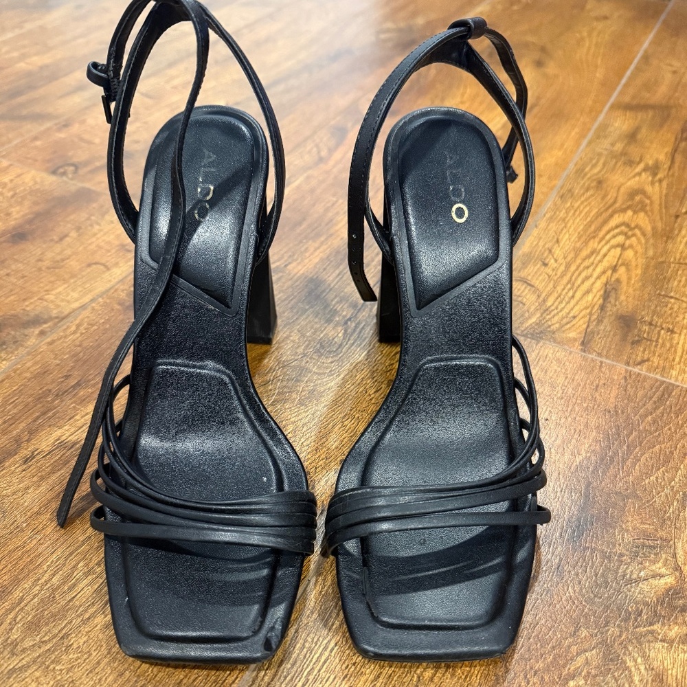 Aldo black heels, size 8, a bit of wear, okay condition